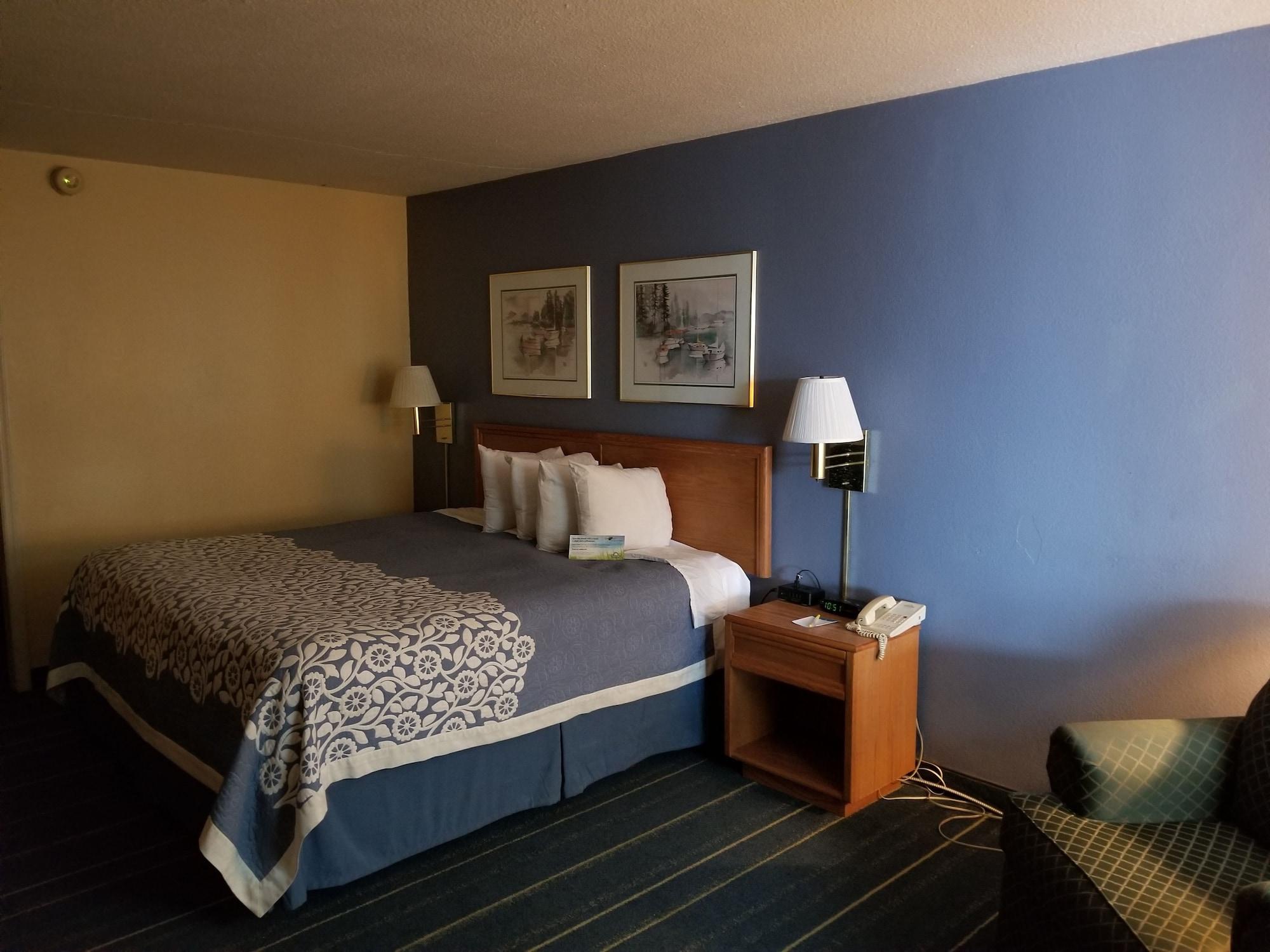 Days Inn By Wyndham South Hill Kültér fotó