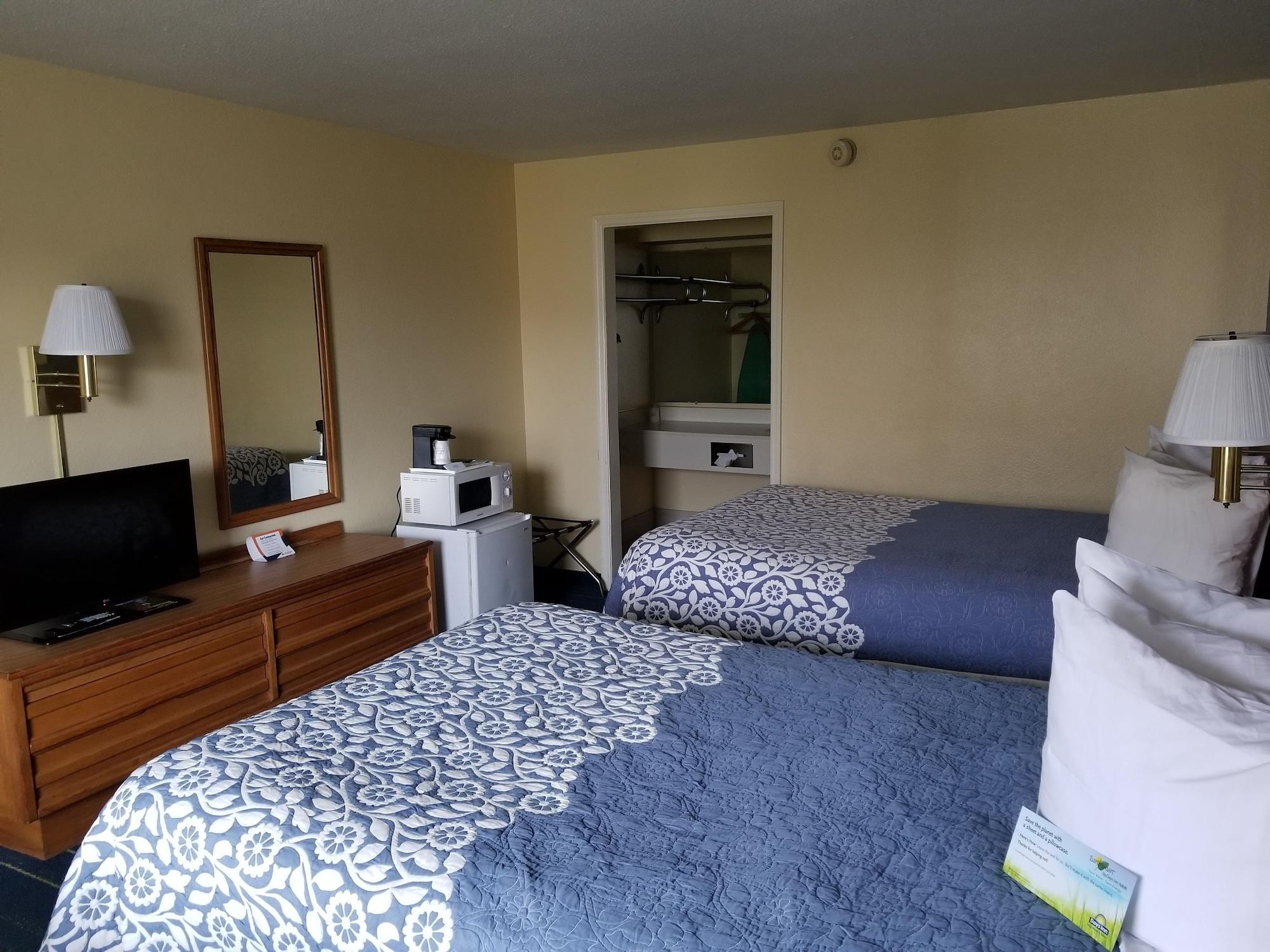 Days Inn By Wyndham South Hill Kültér fotó