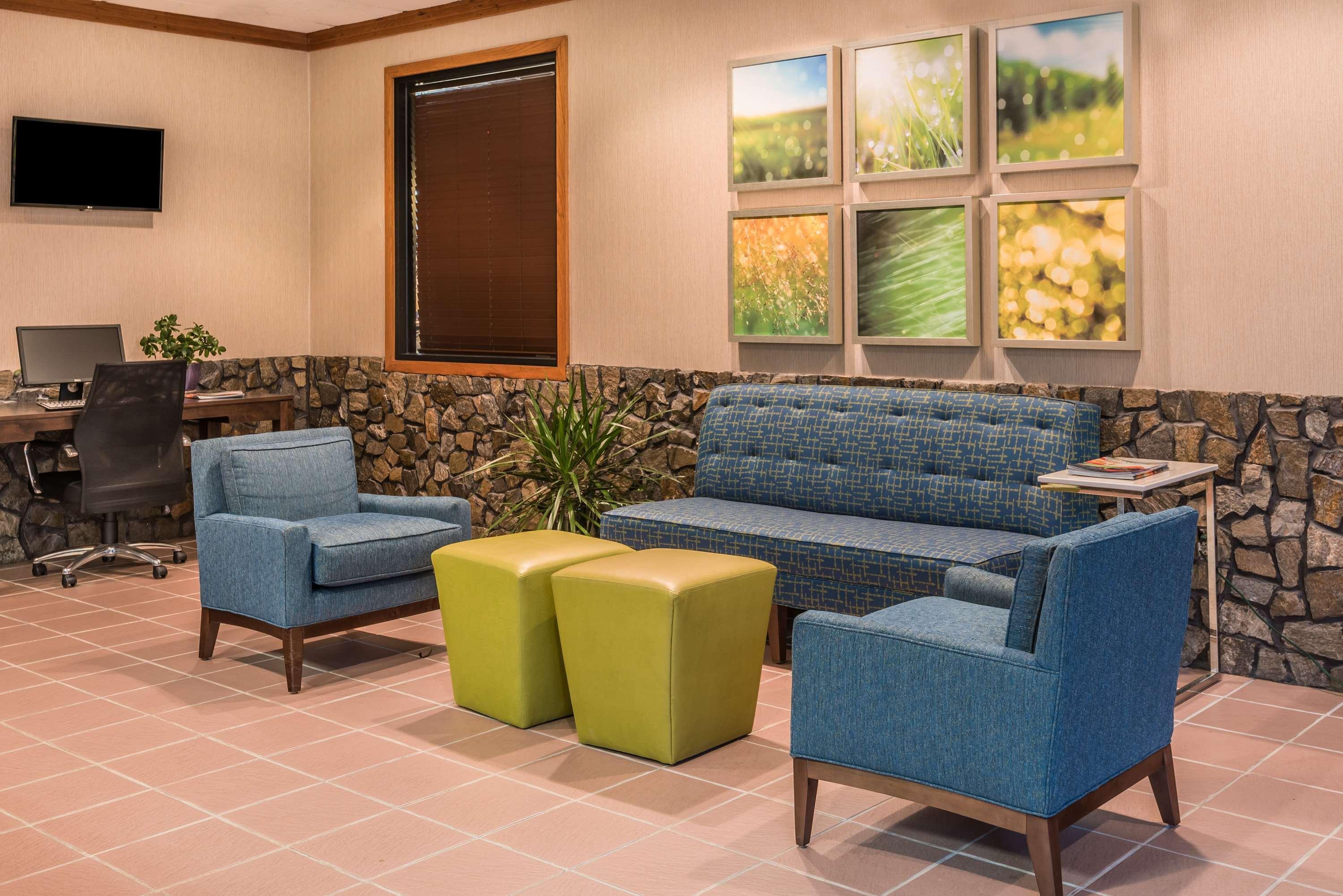 Days Inn By Wyndham South Hill Kültér fotó