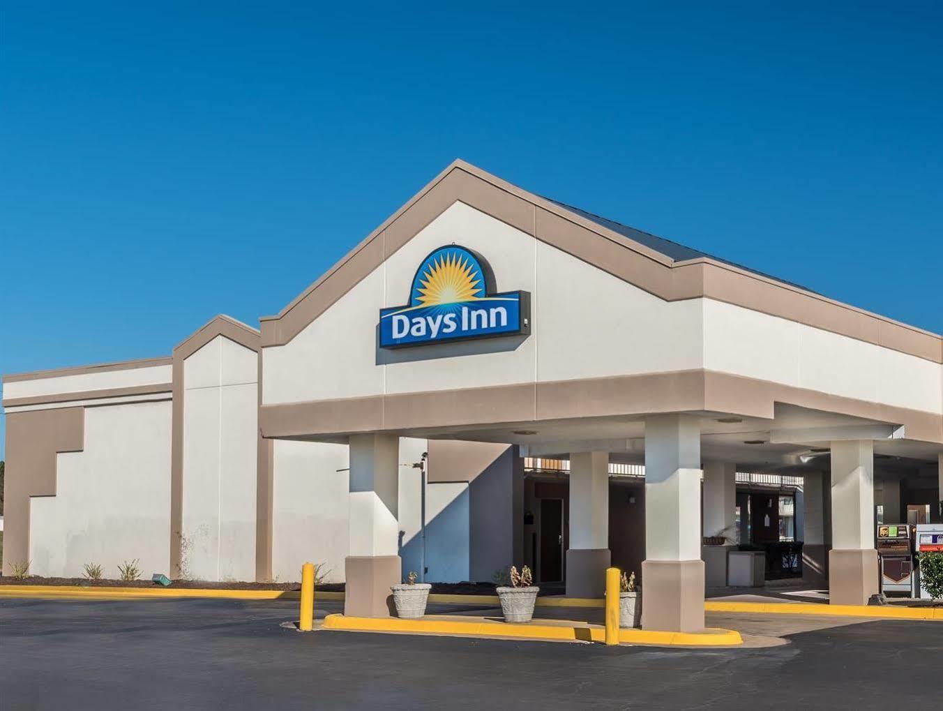 Days Inn By Wyndham South Hill Kültér fotó